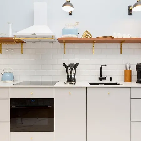 Lux Golden Praga Kepna By Renters Prestige