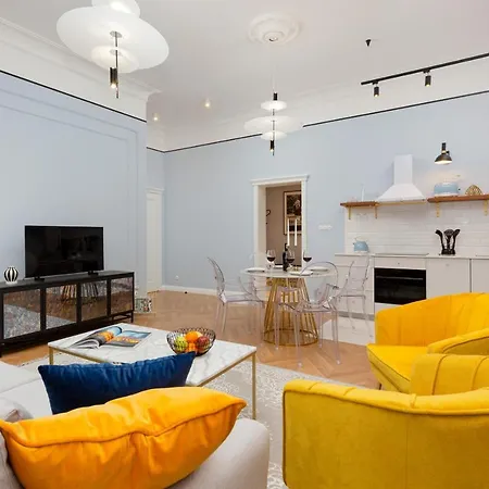 Lux Golden Praga Kepna By Renters Prestige * Warsaw