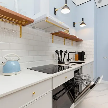 Lux Golden Praga Kepna By Renters Prestige * وارسو
