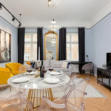 Lux Golden Praga Kepna By Renters Prestige * وارسو