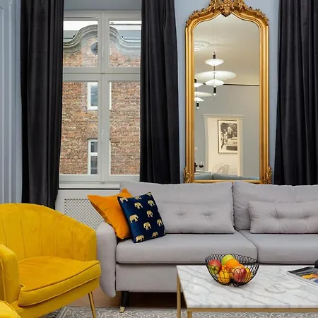 Lux Golden Praga Kepna By Renters Prestige *