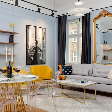 Lux Golden Praga Kepna By Renters Prestige